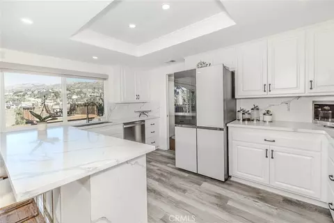 Kitchen - 11801 Thunderbird Ave, Porter Ranch, CA 91326 photo 3 of 4
