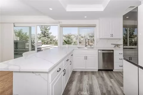 Kitchen - 11801 Thunderbird Ave, Porter Ranch, CA 91326 photo 4 of 4
