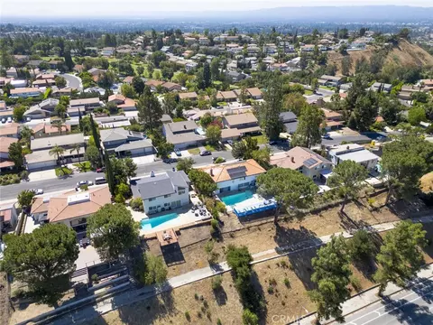 View/Area - 11801 Thunderbird Ave, Porter Ranch, CA 91326 photo 4 of 4