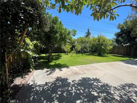 Exterior - 140 N Berkeley, Pasadena, CA 91107 photo 3 of 11