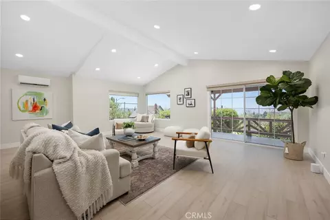 Living - 10842 Owens, Tujunga, CA 91042 photo 6 of 10