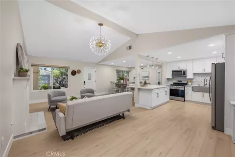 Living - 10842 Owens, Tujunga, CA 91042 photo 5 of 10