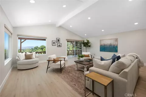 Living - 10842 Owens, Tujunga, CA 91042 photo 10 of 10