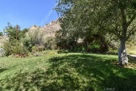 Exterior - 2447 Stonyvale Rd, Tujunga, CA 91042 photo 13 of 23