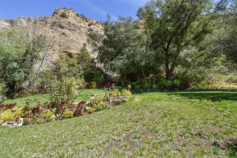 Exterior - 2447 Stonyvale Rd, Tujunga, CA 91042 photo 12 of 23