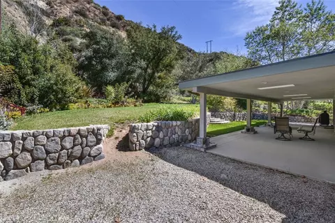 Exterior - 2447 Stonyvale Rd, Tujunga, CA 91042 photo 10 of 23