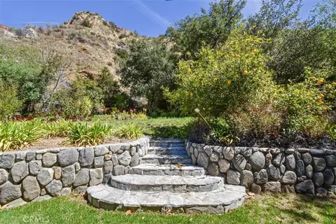 Exterior - 2447 Stonyvale Rd, Tujunga, CA 91042 photo 7 of 23