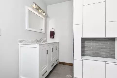 Bath - 2447 Stonyvale Rd, Tujunga, CA 91042 photo 1 of 4