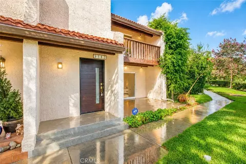 9512 Via Venezia, Burbank, CA 91504