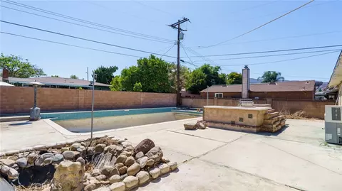 Exterior - 1048 Vallejo Ave, Simi Valley, CA 93065 photo 2 of 3