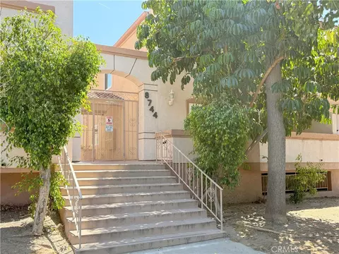 8744 Darby Ave #14, Northridge, CA 91325