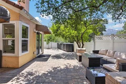 Exterior - 6301 Honolulu #16, Tujunga, CA 91042 photo 4 of 18