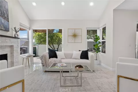 Living - 6301 Honolulu #16, Tujunga, CA 91042 photo 1 of 2