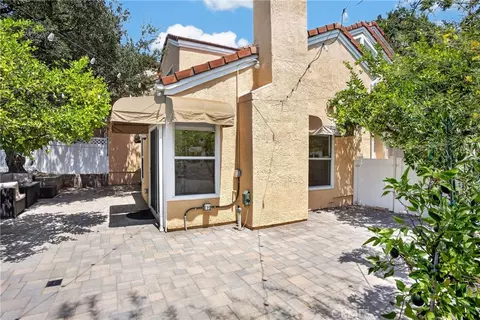 Exterior - 6301 Honolulu #16, Tujunga, CA 91042 photo 10 of 18