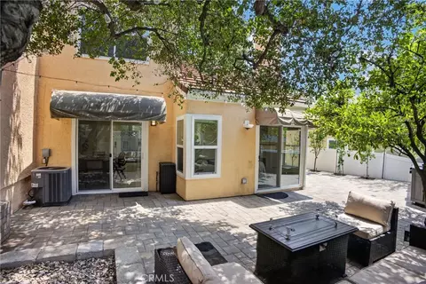 Exterior - 6301 Honolulu #16, Tujunga, CA 91042 photo 11 of 18