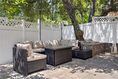 Exterior - 6301 Honolulu #16, Tujunga, CA 91042 photo 7 of 18