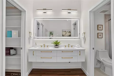 Bath - 6301 Honolulu #16, Tujunga, CA 91042 photo 4 of 6