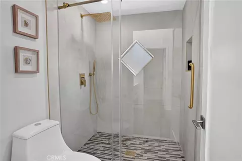 Bath - 6301 Honolulu #16, Tujunga, CA 91042 photo 6 of 6