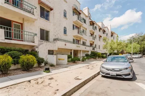 13220 Valleyheart Dr #202, Studio City, CA 91604