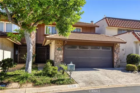 750 Galaxy Hts, La Canada Flintridge, CA 91011