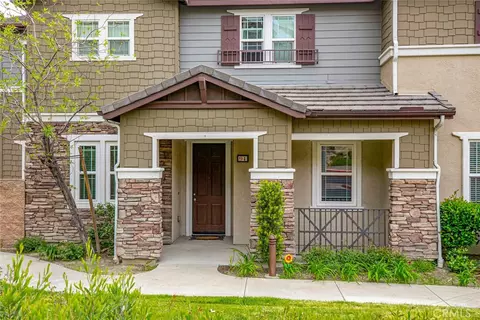16652 Nicklaus Dr #94, Sylmar, CA 91342