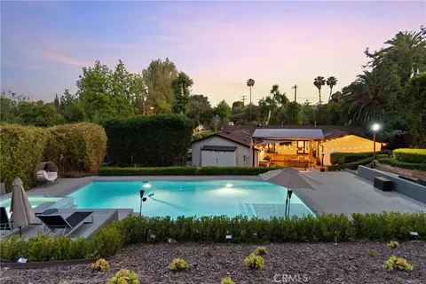 6013 Lubao Ave, Woodland Hills, CA 91367