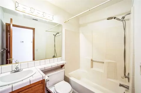Bath - 3010 Silver Ridge Dr, Pinon Hills, CA 92372 photo 2 of 3