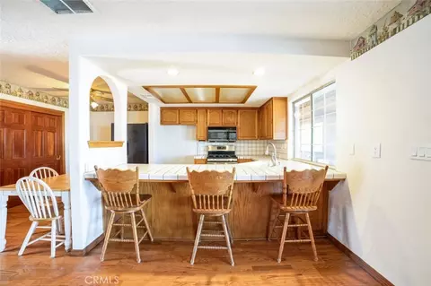 Kitchen - 3010 Silver Ridge Dr, Pinon Hills, CA 92372 photo 4 of 5
