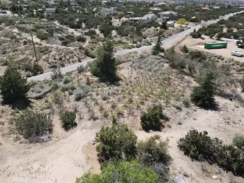 View/Area - 3010 Silver Ridge Dr, Pinon Hills, CA 92372 photo 5 of 10