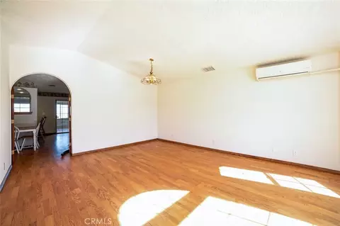 Living - 3010 Silver Ridge Dr, Pinon Hills, CA 92372 photo 2 of 7