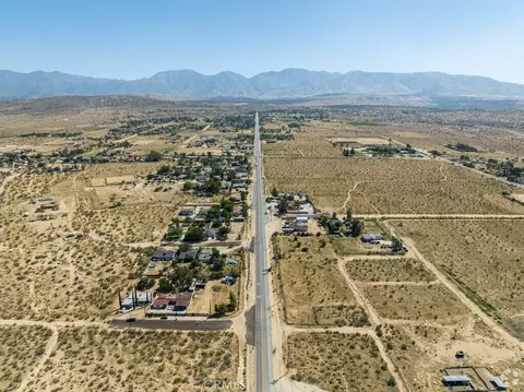 230 Vacvic, Llano, CA 93544
