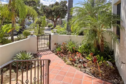 Exterior - 725 Pleasant View Ter, Glendale, CA 91202 photo 20 of 21