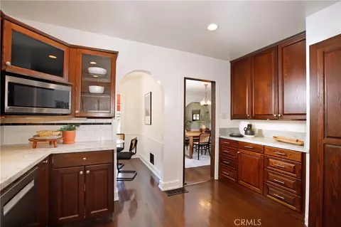 Kitchen - 725 Pleasant View Ter, Glendale, CA 91202 photo 1 of 3