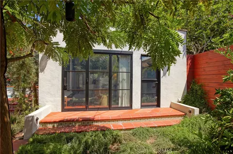 Exterior - 725 Pleasant View Ter, Glendale, CA 91202 photo 7 of 21