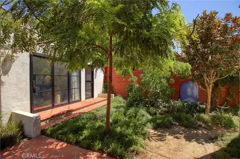 Exterior - 725 Pleasant View Ter, Glendale, CA 91202 photo 6 of 21