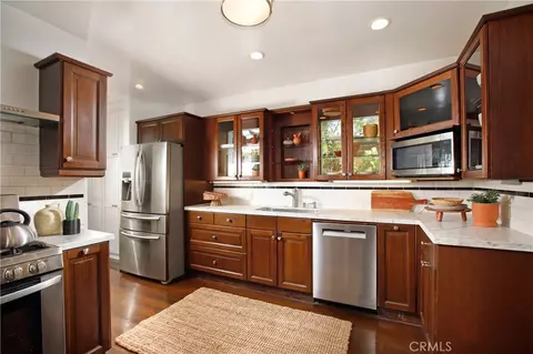 Kitchen - 725 Pleasant View Ter, Glendale, CA 91202 photo 2 of 3