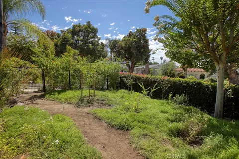 Exterior - 725 Pleasant View Ter, Glendale, CA 91202 photo 16 of 21