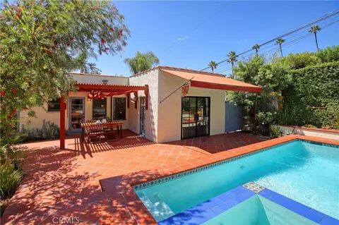 Exterior - 725 Pleasant View Ter, Glendale, CA 91202 photo 10 of 21