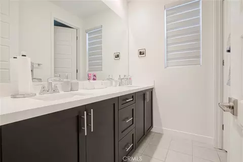 Bath - 28619 Bloom, Saugus, CA 91350 photo 4 of 6