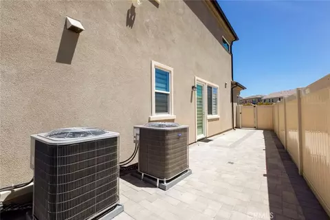Exterior - 28619 Bloom, Saugus, CA 91350 photo 13 of 18