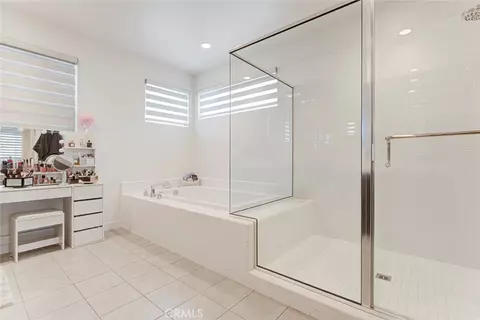 Bath - 28619 Bloom, Saugus, CA 91350 photo 2 of 6