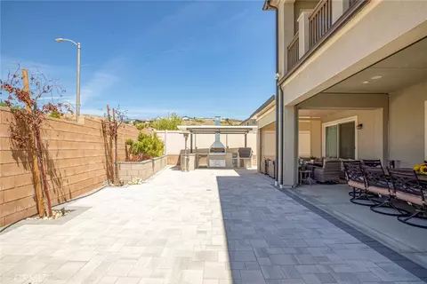 Exterior - 28619 Bloom, Saugus, CA 91350 photo 6 of 18