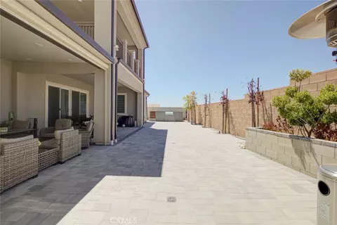 Exterior - 28619 Bloom, Saugus, CA 91350 photo 9 of 18