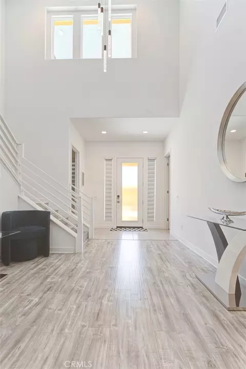 Entry Way - 28619 Bloom, Saugus, CA 91350 photo 7 of 13