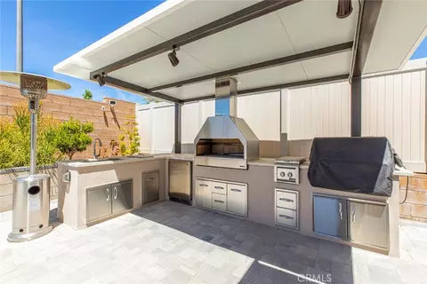 Kitchen - 28619 Bloom, Saugus, CA 91350 photo 5 of 5