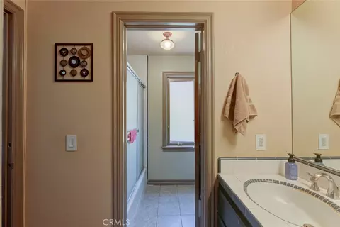 Bath - 1663 Vista, Glendale, CA 91201 photo 7 of 7