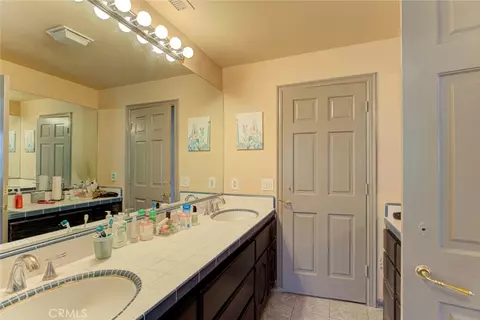 Bath - 1663 Vista, Glendale, CA 91201 photo 6 of 7