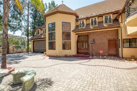 Exterior - 1663 Vista, Glendale, CA 91201 photo 5 of 17