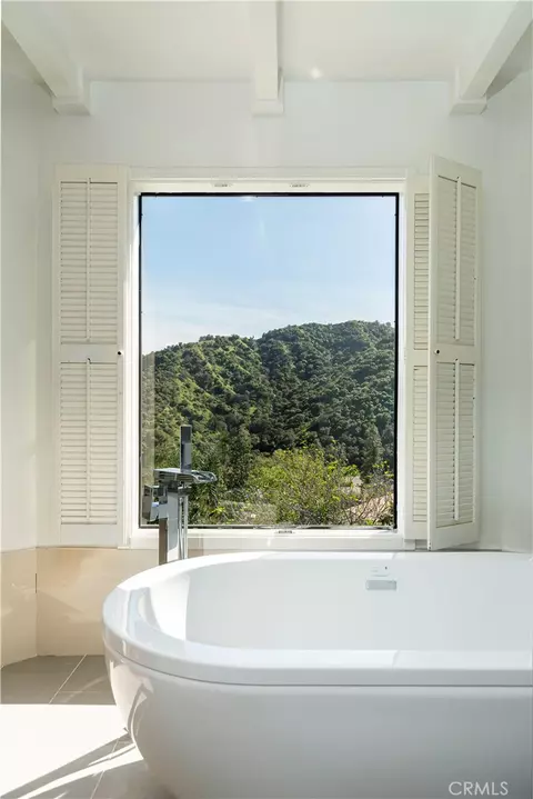 Bath - 3216 Beaudry Ter, Glendale, CA 91208 photo 1 of 2