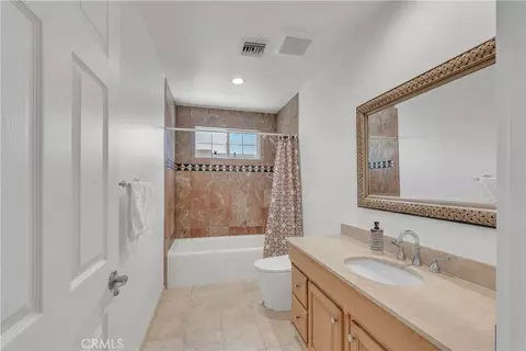Bath - 924 E Tujunga, Burbank, CA 91501 photo 1 of 1